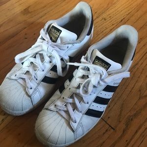 Adidas superstars